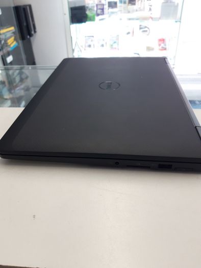 Dell Latitude E7250 12.5" Laptop  i7 , 5th Gen, 8GB RAM, 512GB SSD, Windows 10 Pro +office 2007 webcam +graphics 520 + touch screen