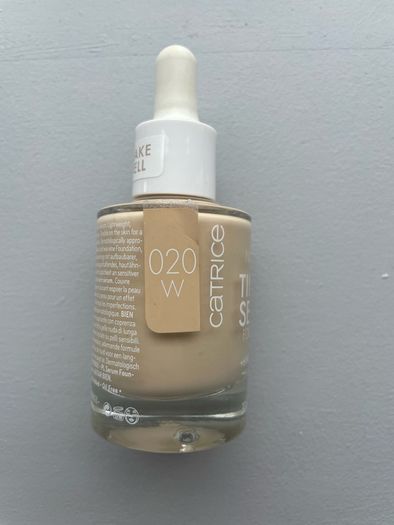 Catrice Nude Drop Tinted Serum Foundation. 020W