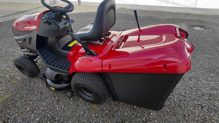 Castlegarden PTX 210 HD "40" Ride on Lawnmower .. like new . Perfect condition . Used only a couple of times
