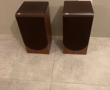 Bowers & Wilkins DM22 Stereo Speakers