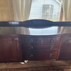 Vintage Mahogany Bow-Front Sideboard / Buffet