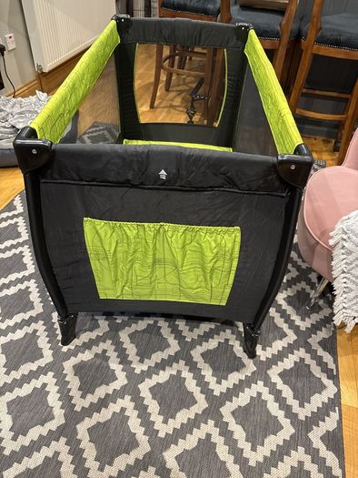 Travel cot