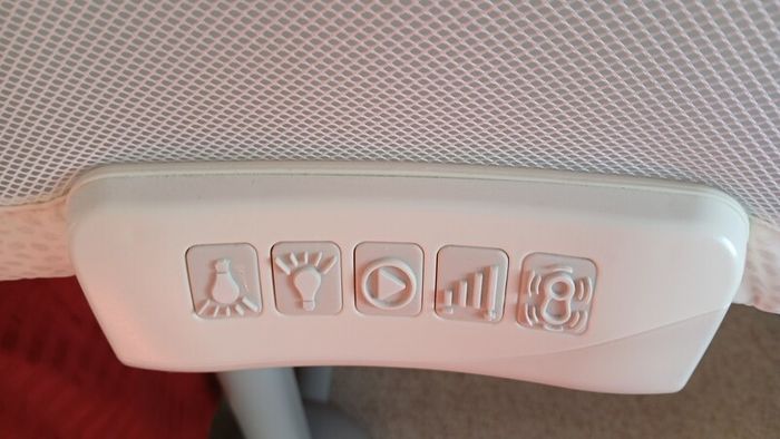 Halo Bassinet Swivel 360 Premier series over bed cot