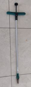 Stand up weed picker puller