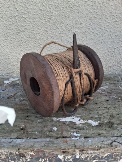 Jute Twine Spool with Iron shears