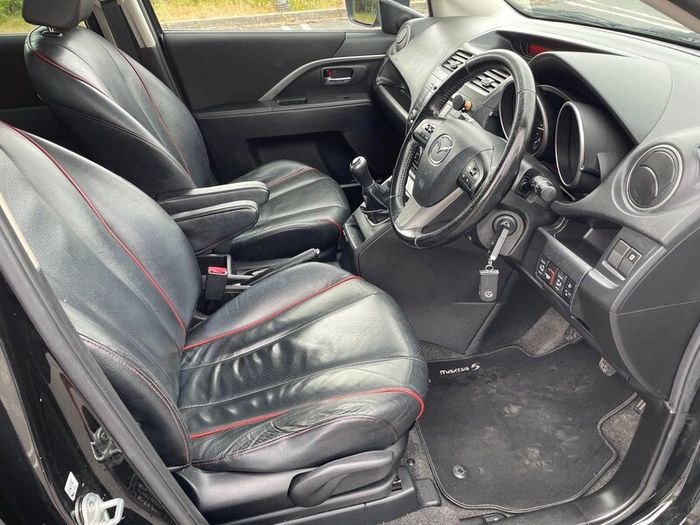 131 Mazda 5 Sport High Spec 7 seater New NCT.