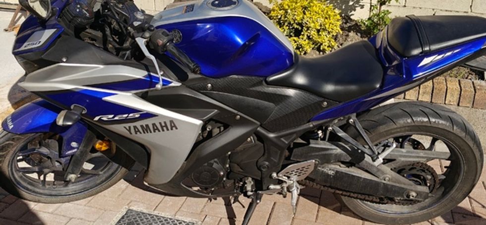 Yamaha R25 2020