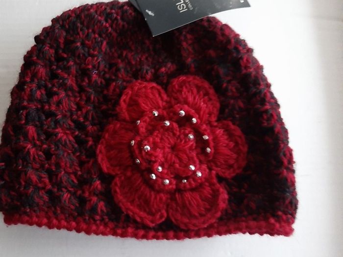 New hat and gloves tag attached