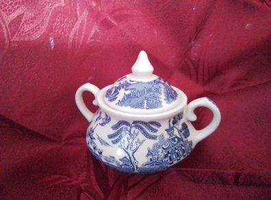 English Ironstone Blue Willow lidded Sugar Bowl (sd)