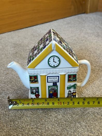Vintage Wade Primrose Junction Teapot