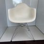 White office chair Image 6