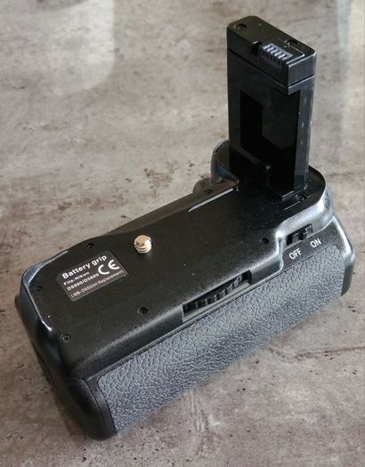 Nikon D5600 Battery grip