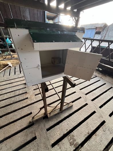Roadside egg box