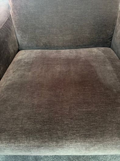 Sitting room suite. 3/4 seater recliner, and chair