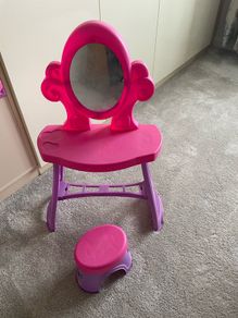 girls dressing table