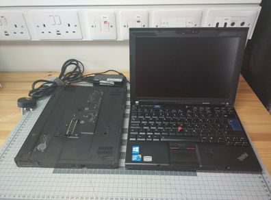 Lenovo ThinkPad X201 and UltraBase Dock
