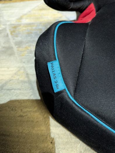 2/3 car seat with a base