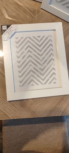 8" x 10"     20 Photo Frames White