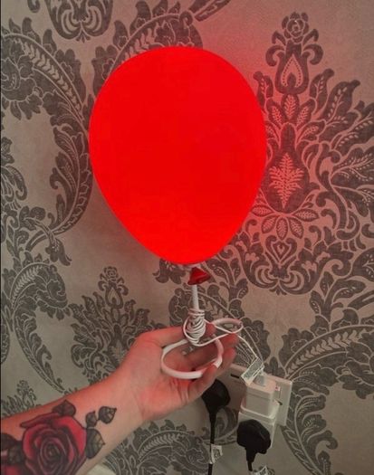Pennywise Red Balloon Lamp