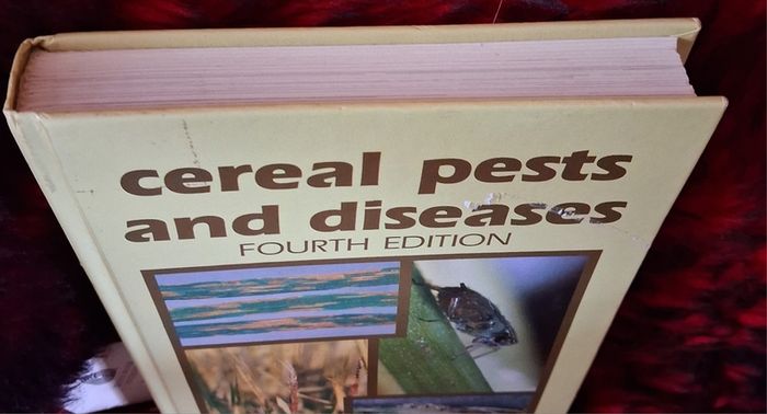 Cereal Pests & Diseases / 4th edition/ 1991