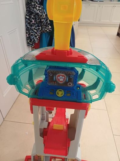 Paw patrol tower and 2 vehicles