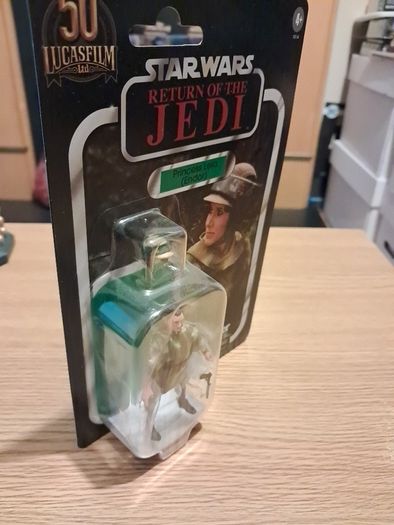 Star Wars Vintage Collection: Princess Leia (Endor) 3.75''