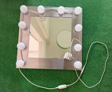 mirror with light