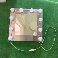 mirror with light