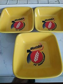 3 Weetabix square dishes.