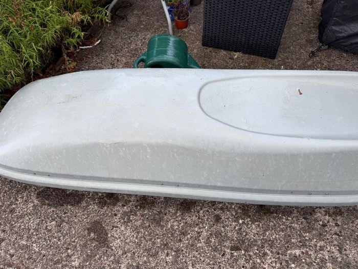 Roof box