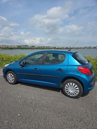 Peugeot 207 2008 - low mileage