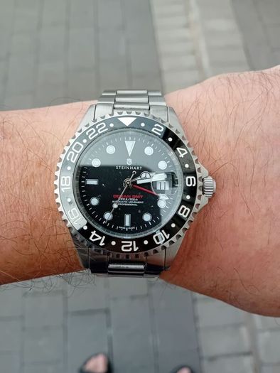 Steinhart GMT ocean one premium Mans Automatic watch