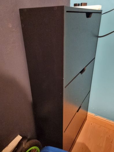 Shoe cabinet