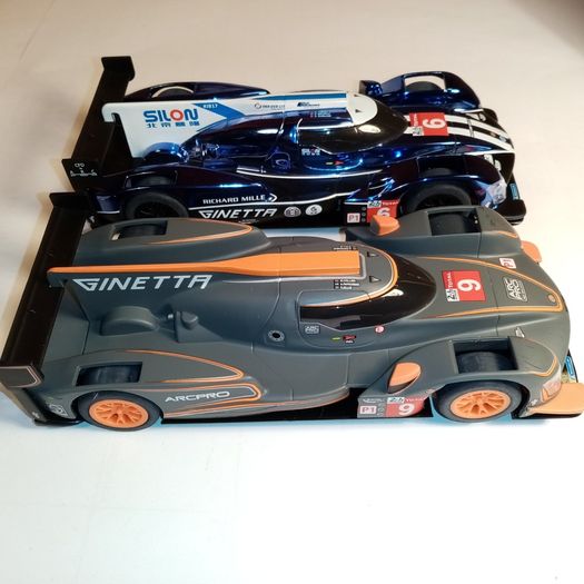 Scalextric New Ginetta Spark Plug Set: (wireless)