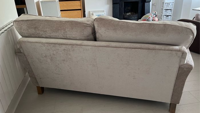 settee like new 175 cms long by 96 cms deep