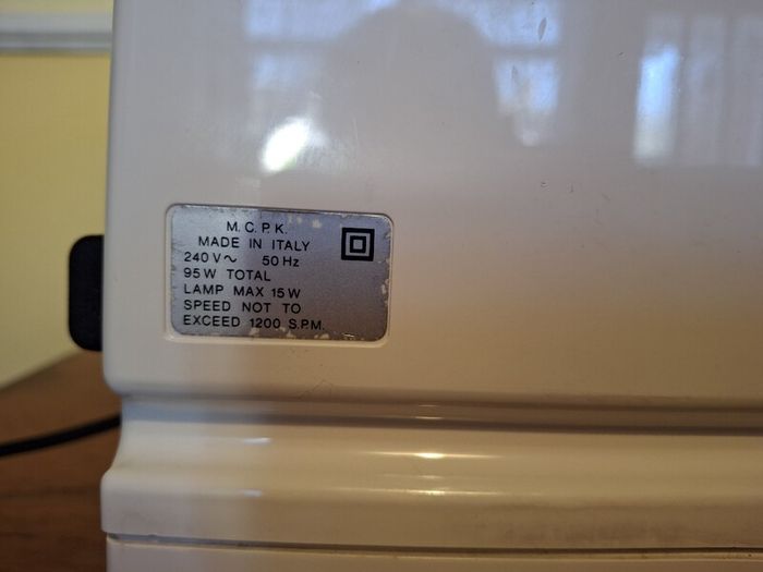 Singer Sewing Machine 8209