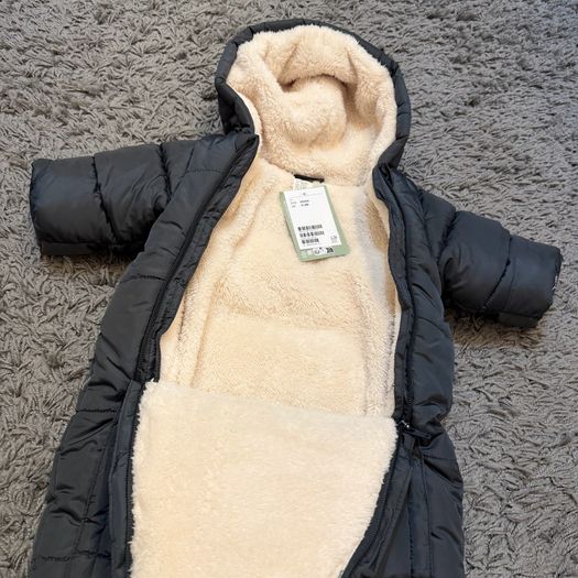 Baby footmuff / onesie for pram