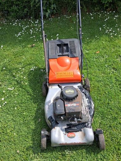 petrol lawnmower / REDUCED