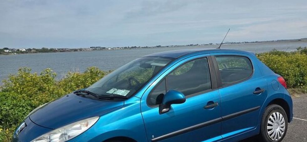 Peugeot 207 2008 - low mileage