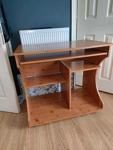 Computer desk