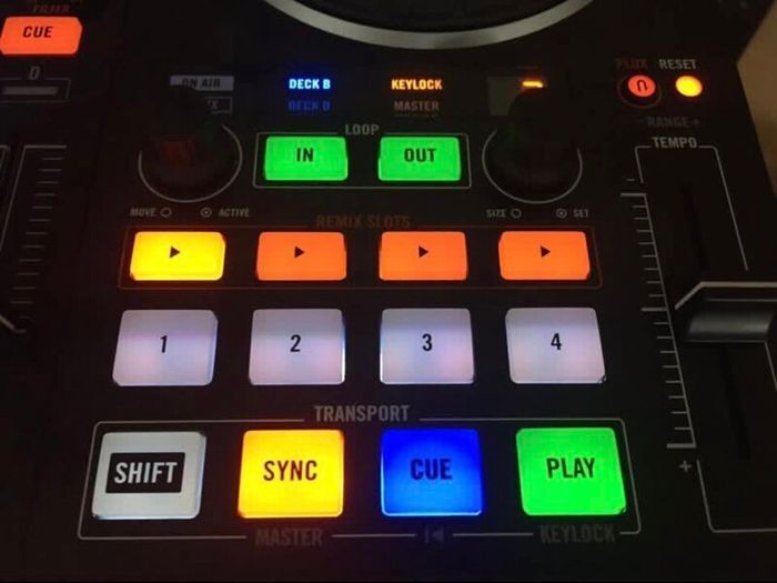 Traktor S4 MK2