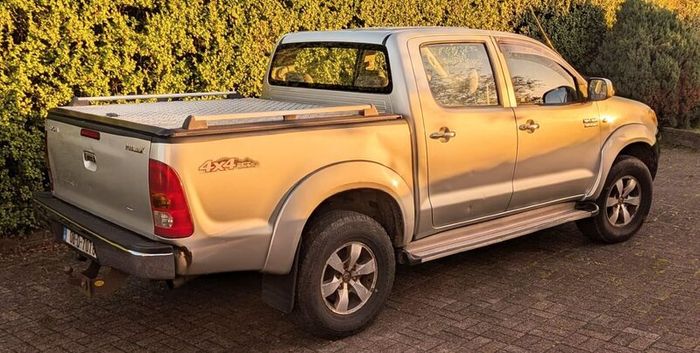 Toyota Hilux 3.0 D-4D Automatic Crew Cab CVRT 4/27