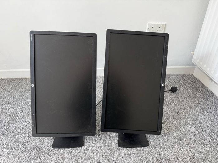 2  x HP EliteDisplay Monitors
