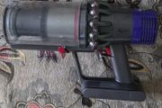 Dyson V10