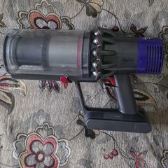 Dyson V10