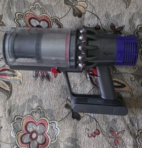 Dyson V10