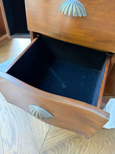 Tall Jewellery Storage Cabinet / Pres