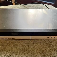 Samsung DVD-R149 DVD Player Recorder (HDMI) + Cable