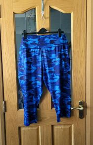 Blue camouflage cropped pants, Size 22, BNWT