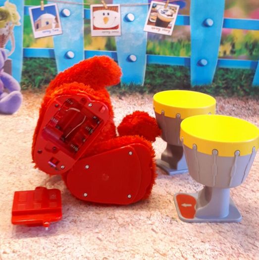 Let's Rock Elmo ORIGINAL HASBRO Talks and Sings E2 Sesame Street